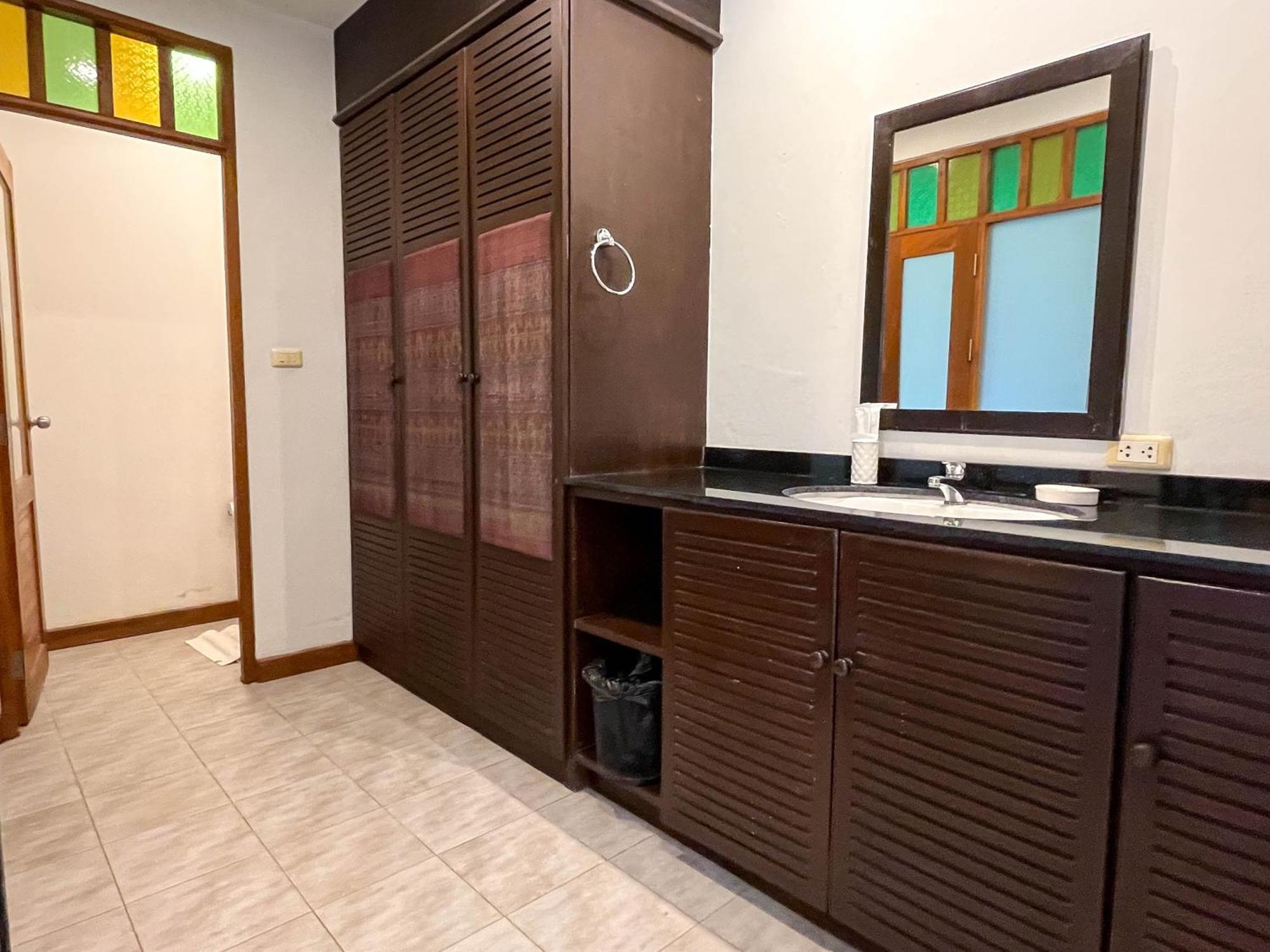 Baleeyan Residence Thalang Bilik gambar