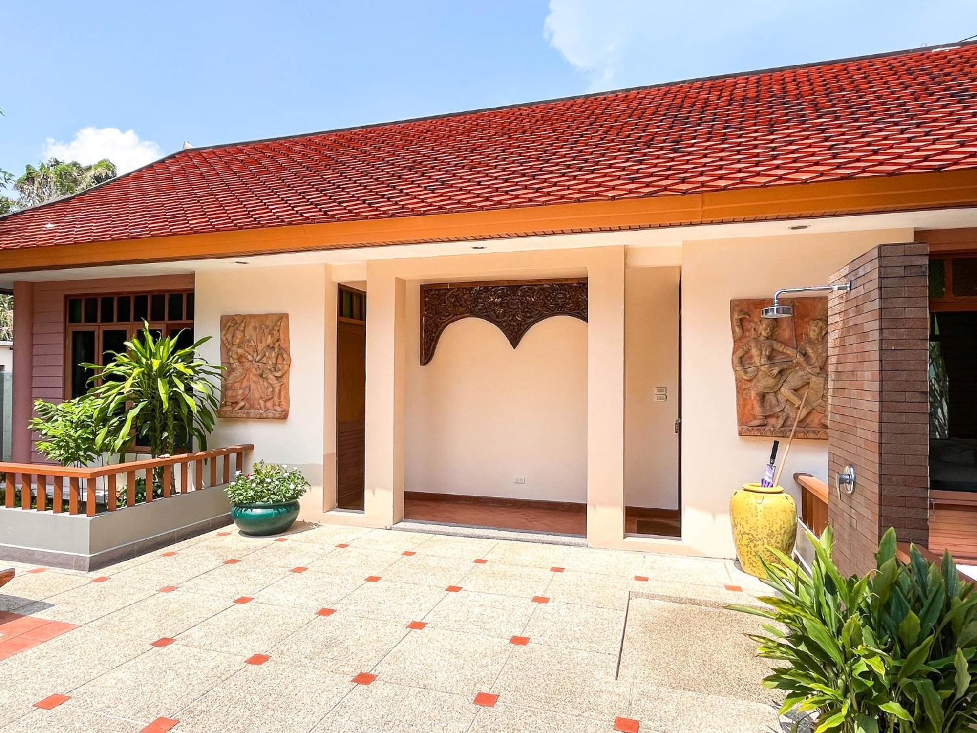 Baleeyan Residence Thalang Bilik gambar